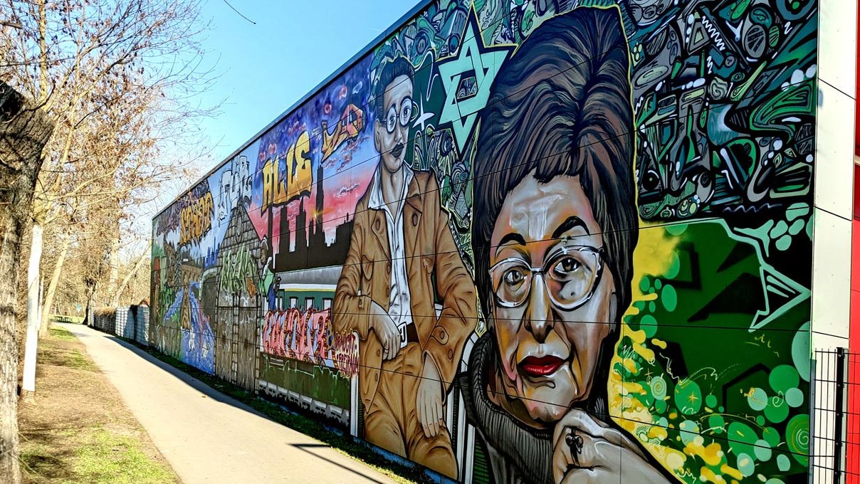 Legales Wandbild an der Feuerwehr Fürth mit Rudolf Benario und Bella Rosenkranz im Porträt